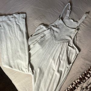 beachy flowy overalls adjustable buttons